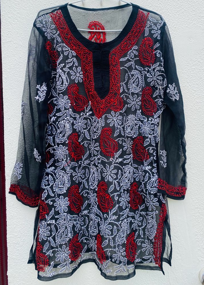❗️❗️Amazing Chikankari Short Kurti❗️❗️