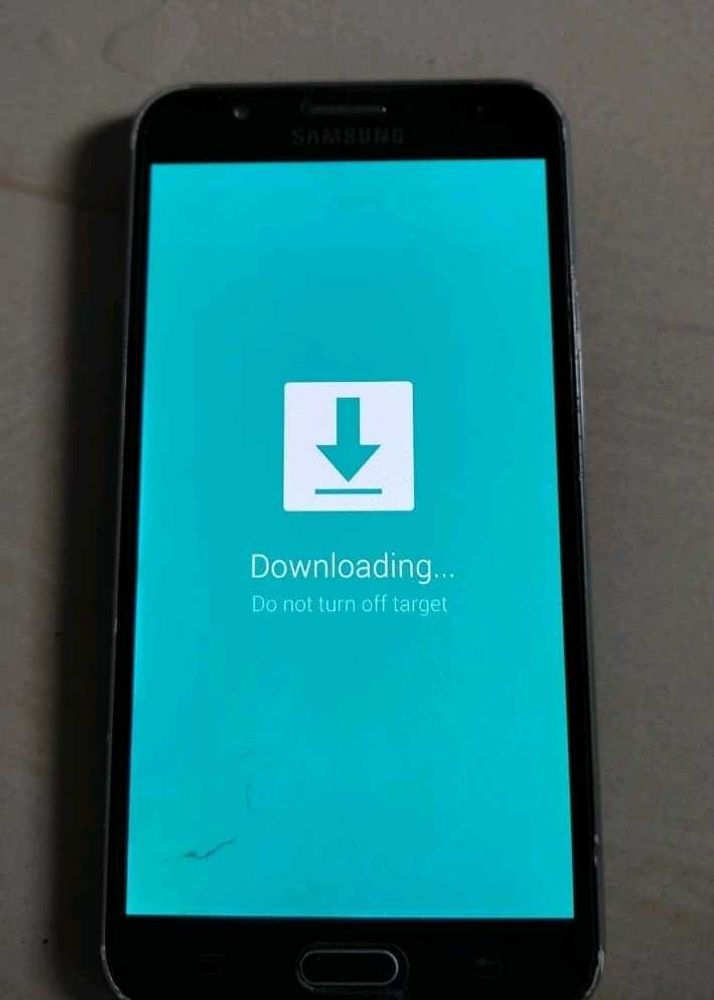 Samsung J7