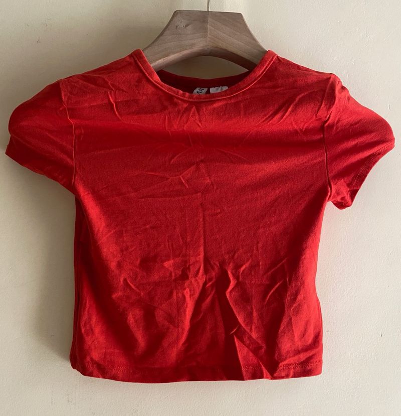 H&amp;M Red Basic T-Shirt  🍓