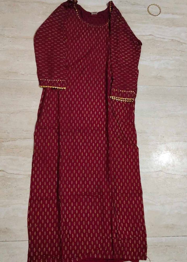Elegant Maroon &amp; Gold Kurta