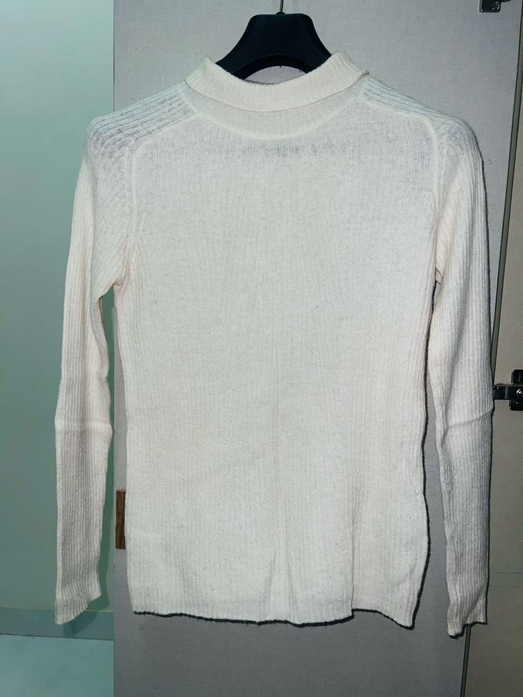 Long sleeve knit top