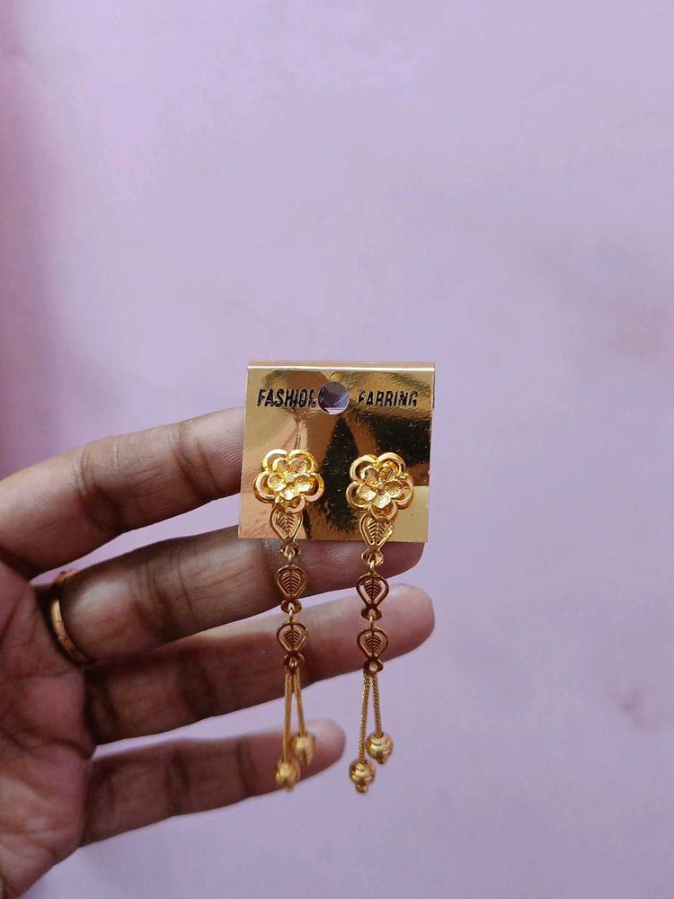 Gold Flower Dangle Earrings