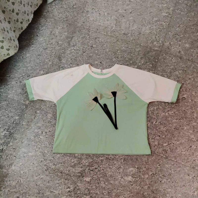 Mint Green Flower Top💚💭