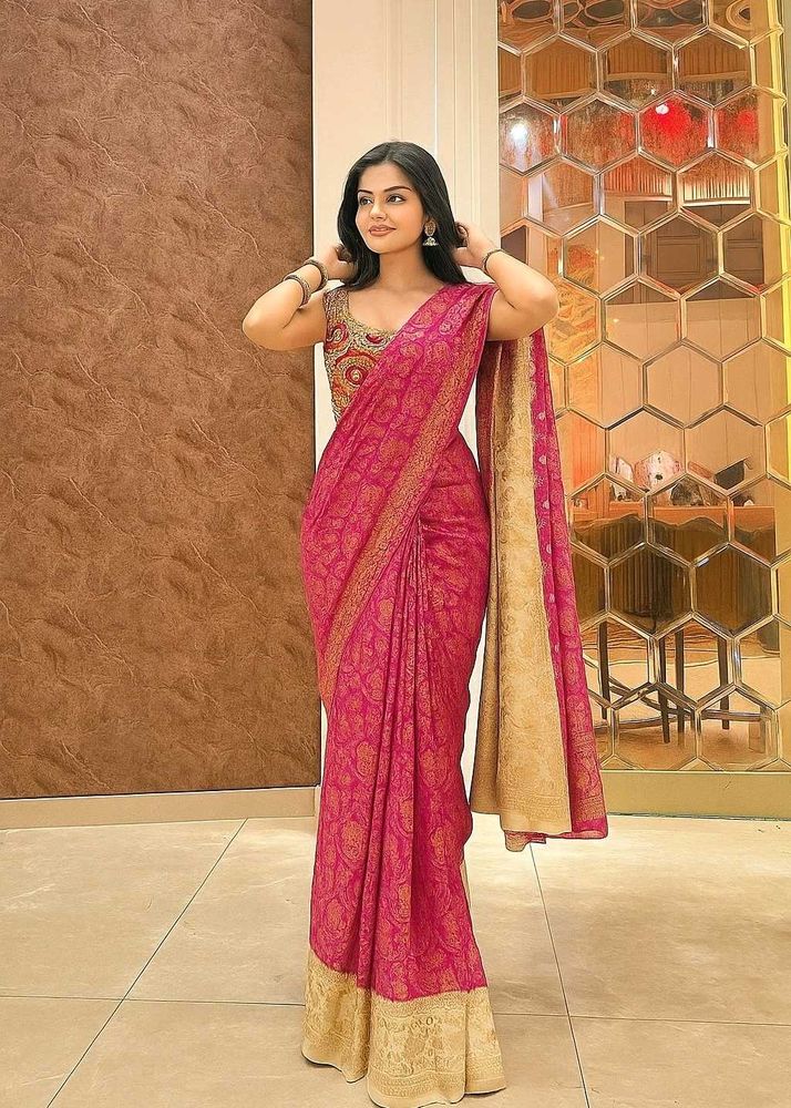🩷✨Elegant Pink &amp; Gold Saree