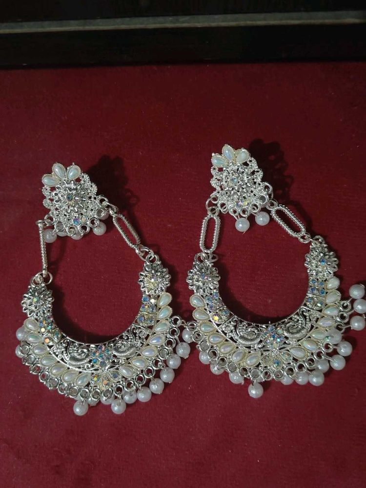 (2 Pair Of Earings)1 Pearl Statement, 1silver
