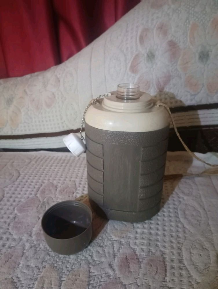 Hot And Cold Water Storage Bottle