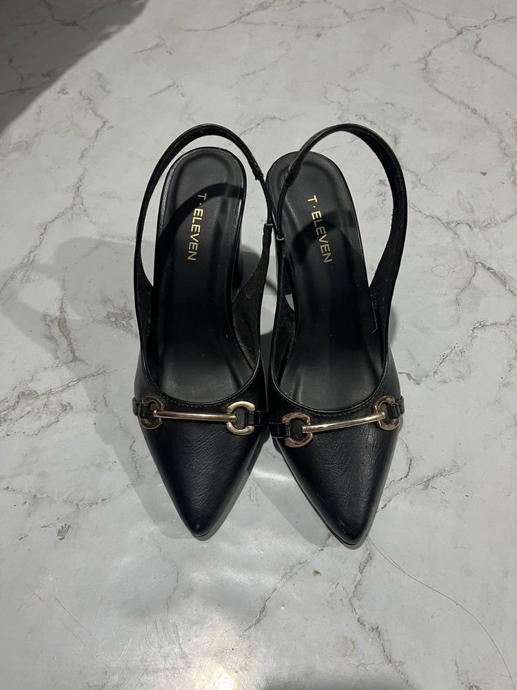 Elegant Black Slingback Heels