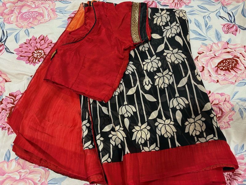 Elegant Floral Saree with Stitched Blouse(upto 38)