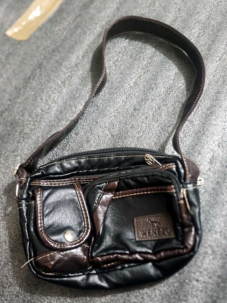 WENEZO Leather Crossbody Bag