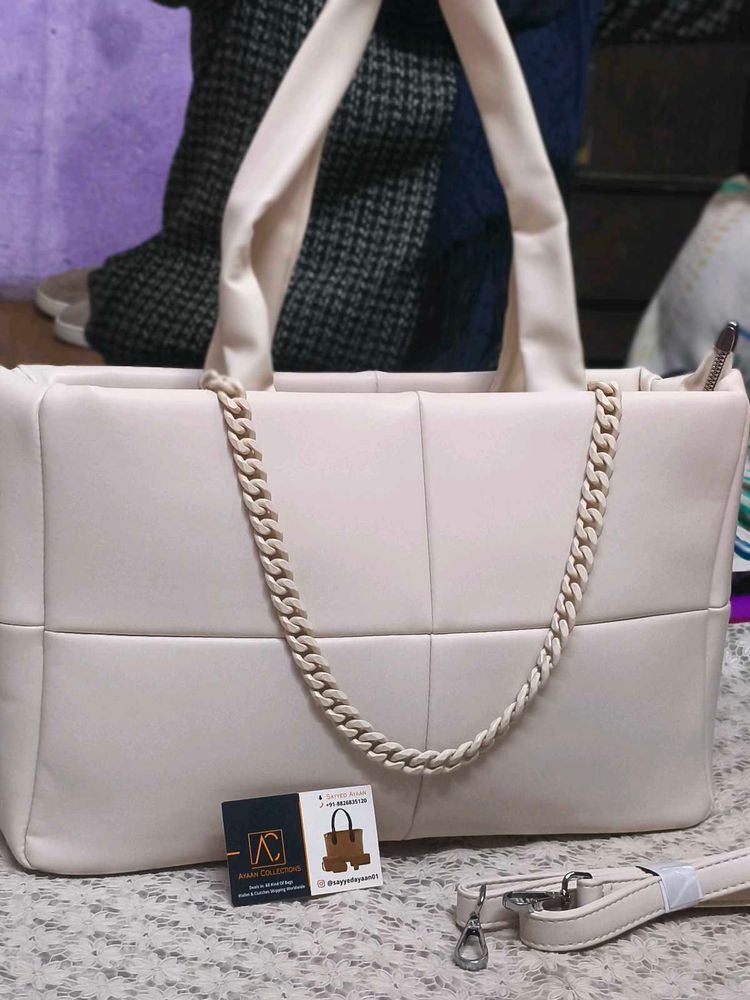 Elegant Tote Bag with Chain Detail super soft