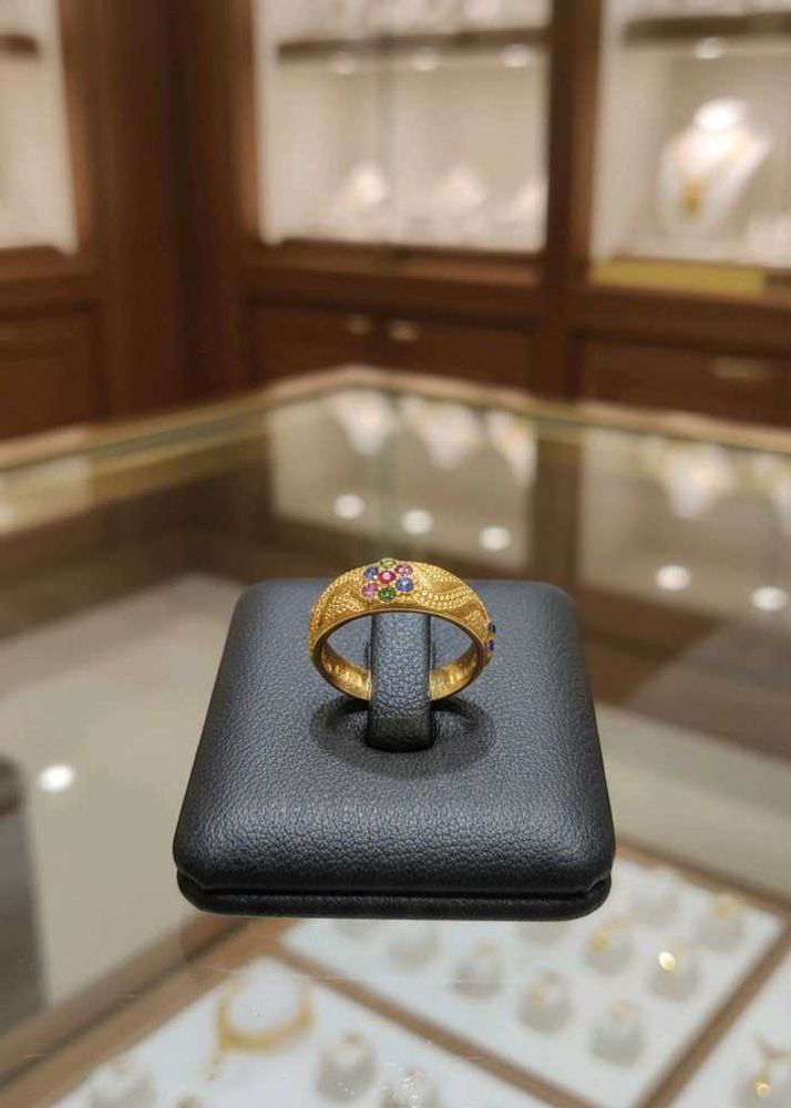 Elegant Gemstone Ring