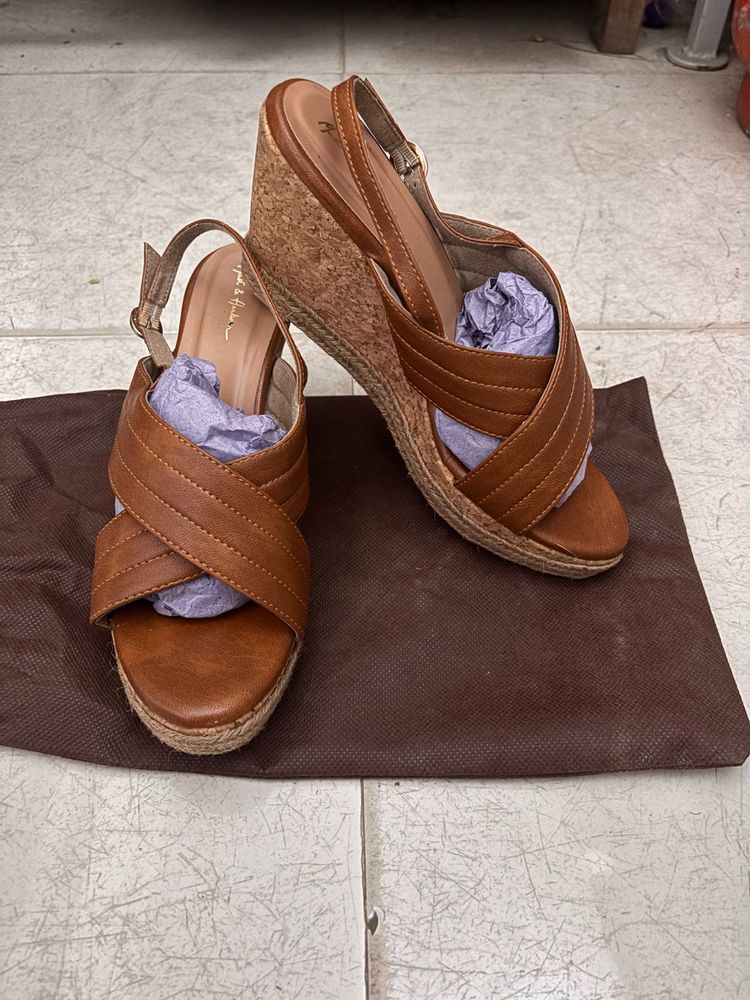 “M&amp;H” Tan High Wedges (Almost 🆕)
