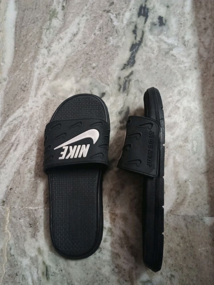 Premium Nike Slides (UNISEX)