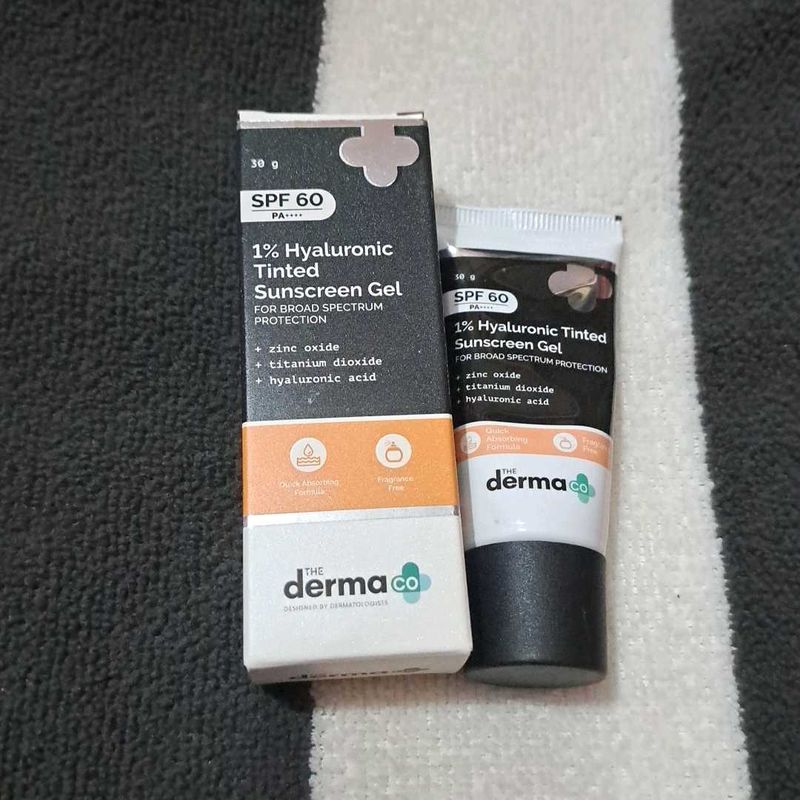 The Derma Co 1% Hyaluronic Tinted Sunscreen Gel