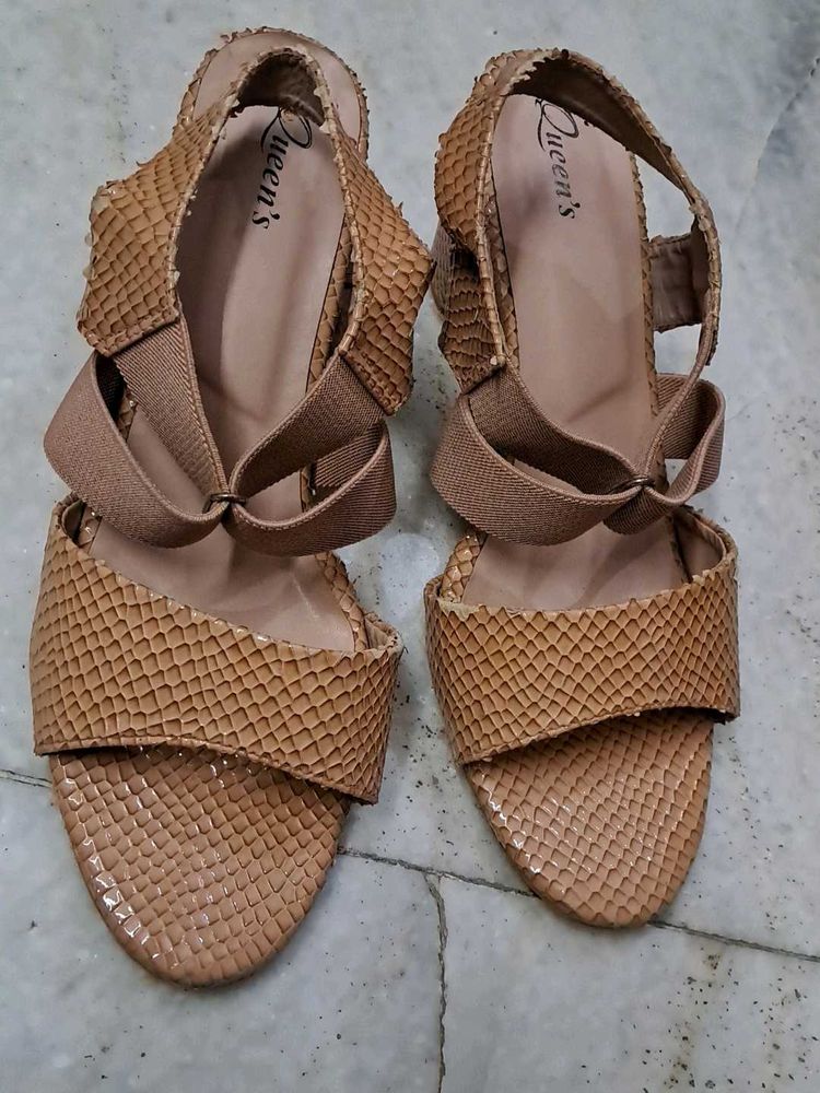 Queen&#39;s Heels