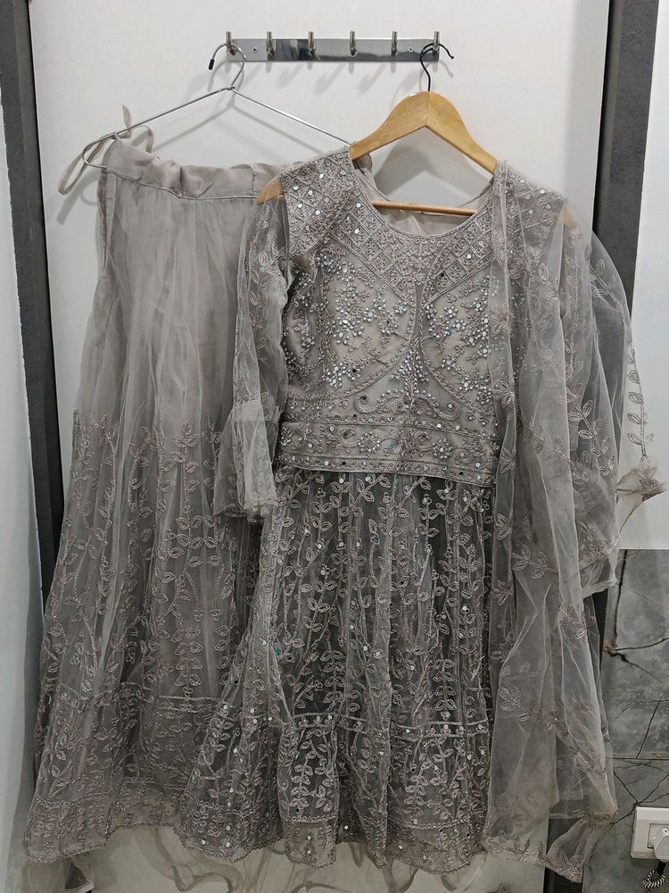 *NEW ARRIVAL *Boutique Style Lahenga Pair