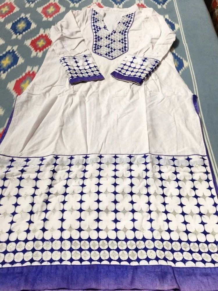 Elegant White Embroidered Kurta