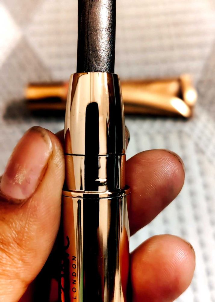 Iconic London Silver Eyeshadow