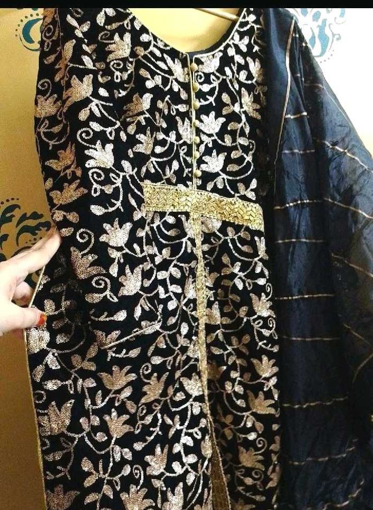 Nyra Velvet Suit🖤