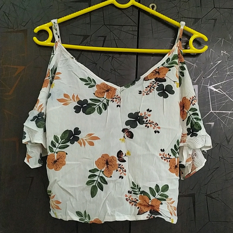 💥Limited Time Sale💥Shein cold shoulder top
