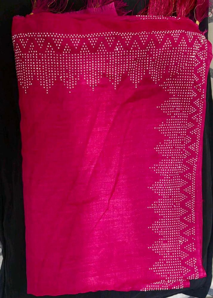 Magenta saree with blouse piece