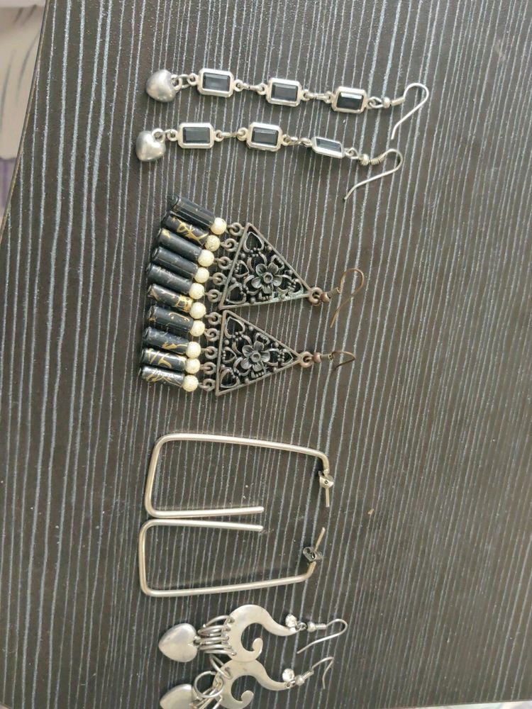 4 pair of earrings(only one time used)