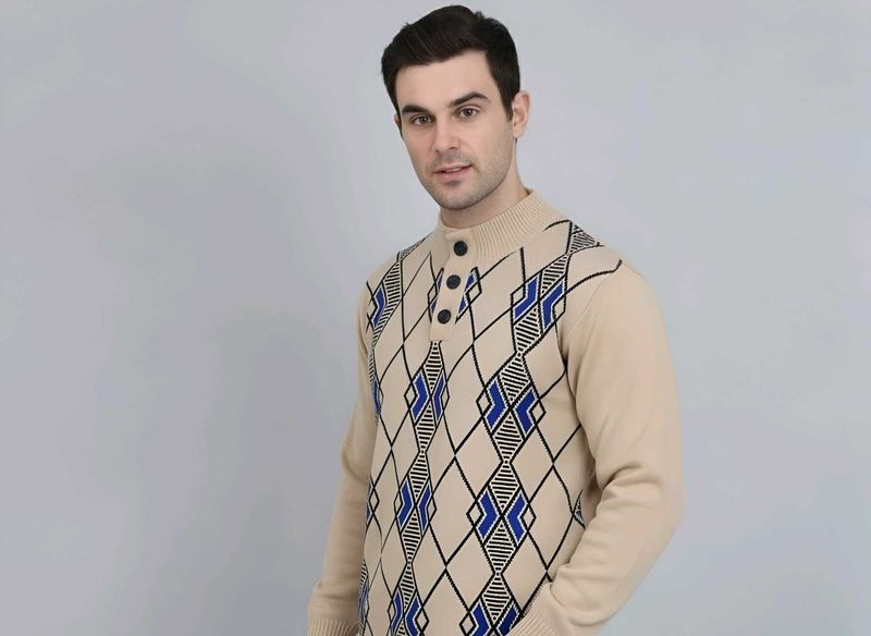Stylish Argyle Pattern Sweater