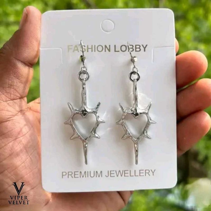 Fashion lobby Punk Thorn Heart Hoop Earrings Gothi