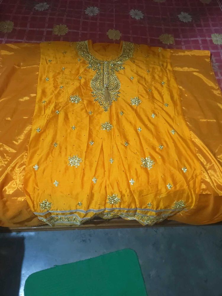 Yellow Embroidered Kraftan