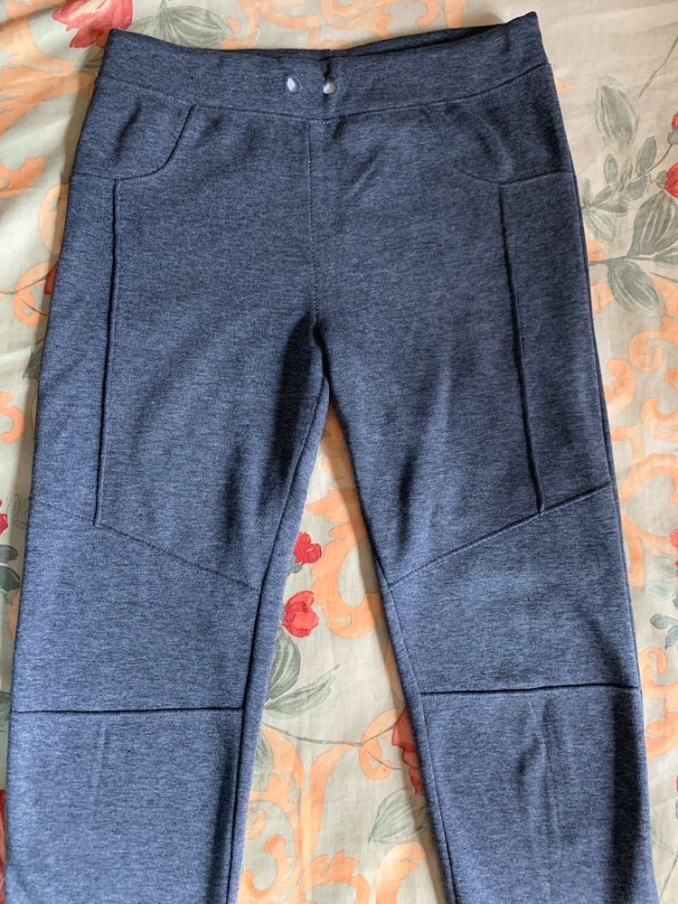Gray fleeced Athleisure Pants 🪢