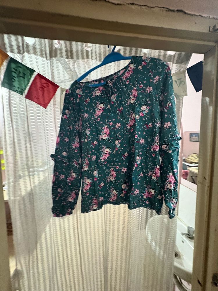 floral green top