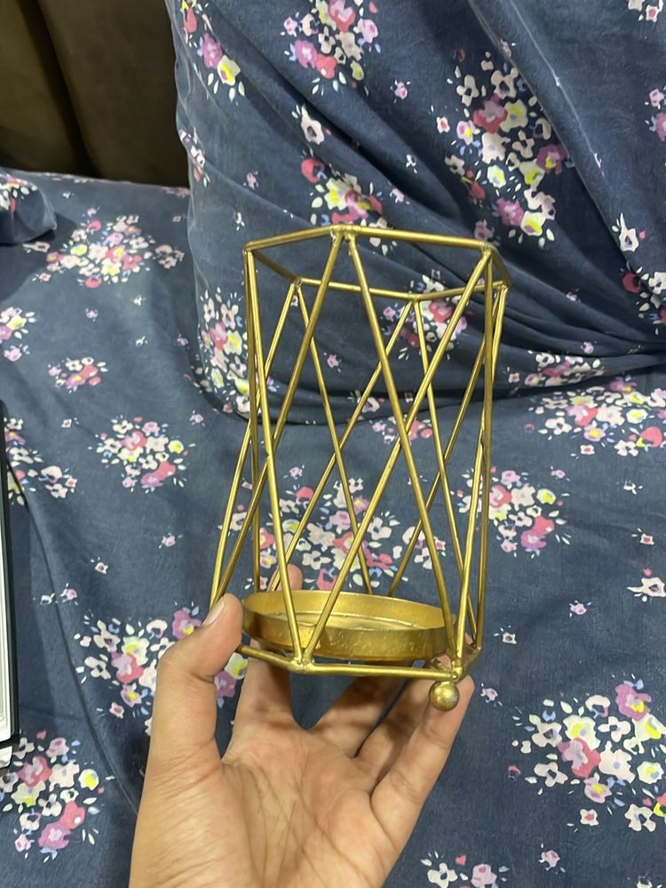 Hair brush or spoon holder