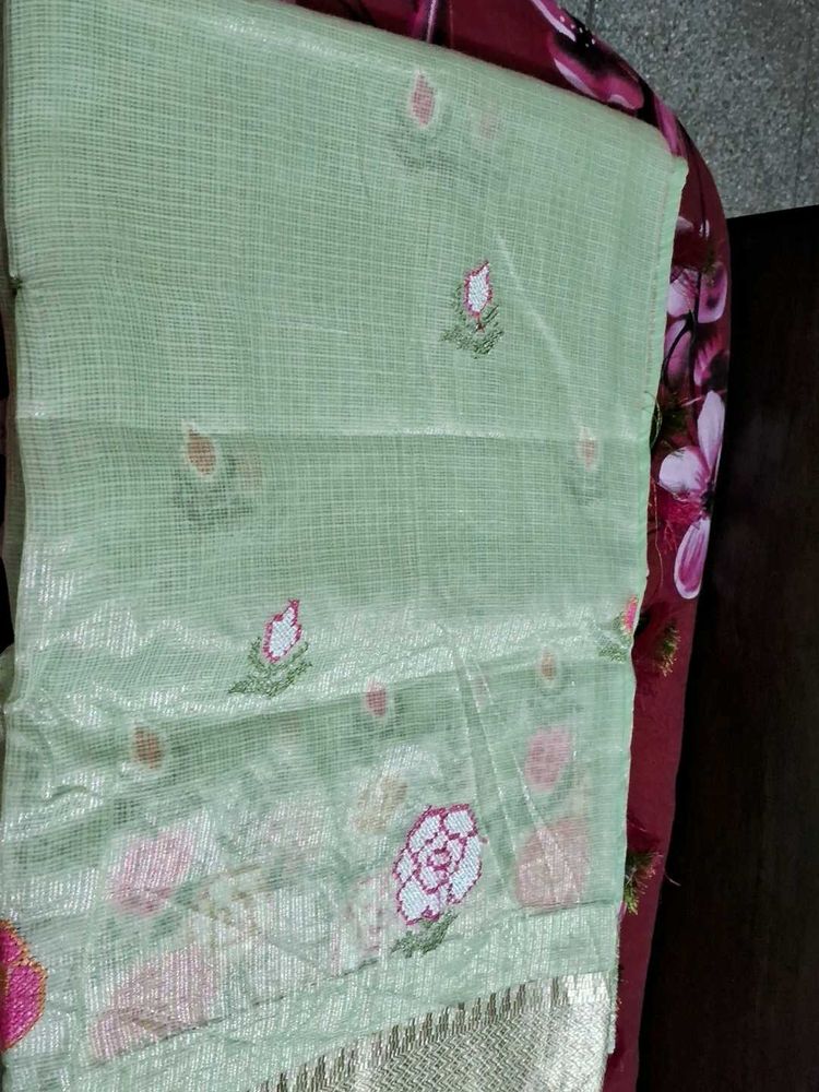 Elegant saree totally  new  with  blouse  piece