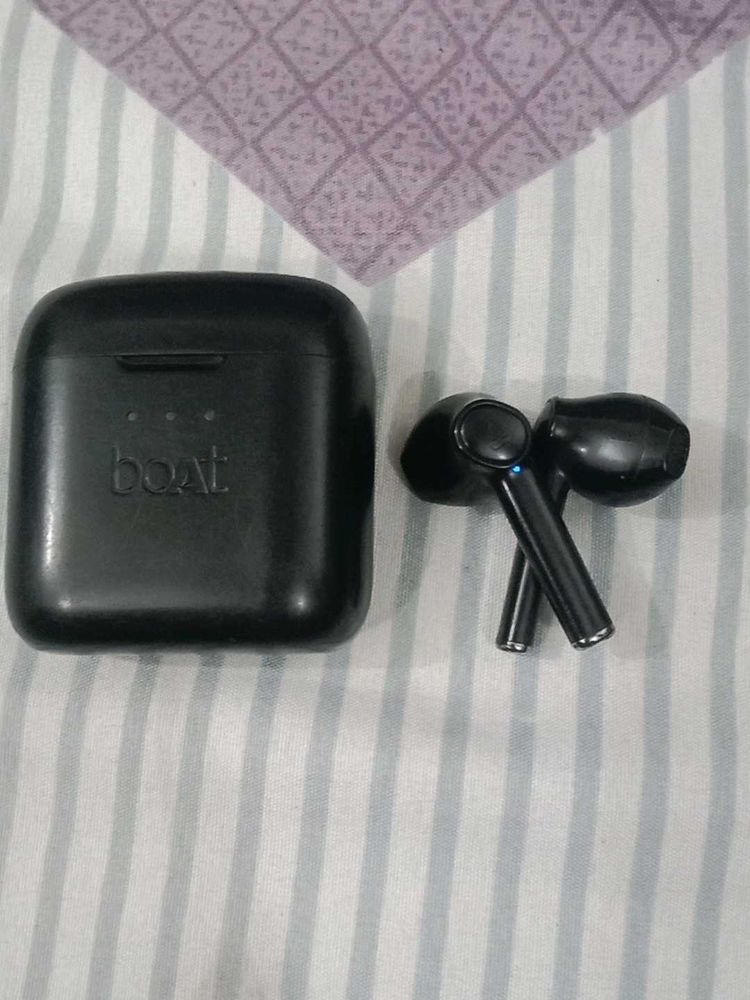 Boat Airdopes 131 - Black