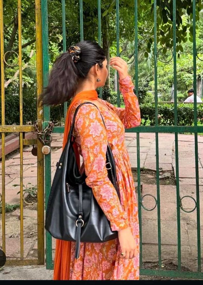 Stylish Black Handbag
