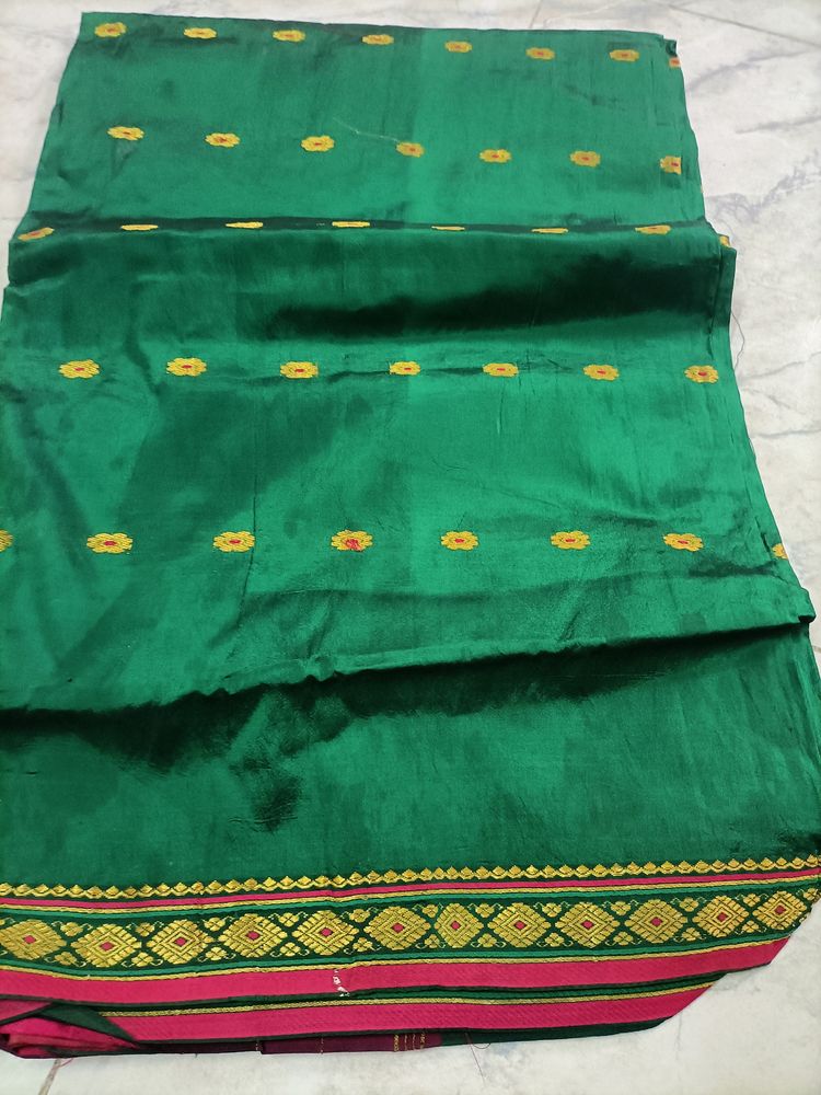 Woman&#39;s Nauvari Kanjeevaram