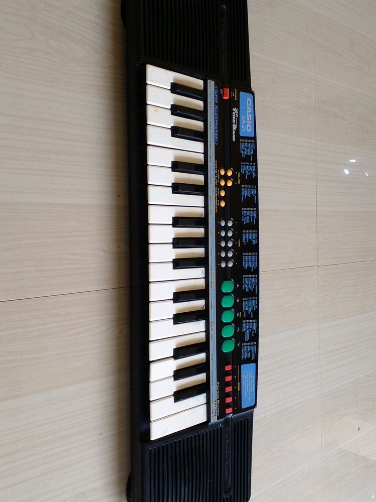CASIO SA-21 PIANO KEYBOARD IN EXCELLENT CONDITION WITH ADAPTER Please Create Combo And Save On Delivery Fee Please Check My Closet🙂
