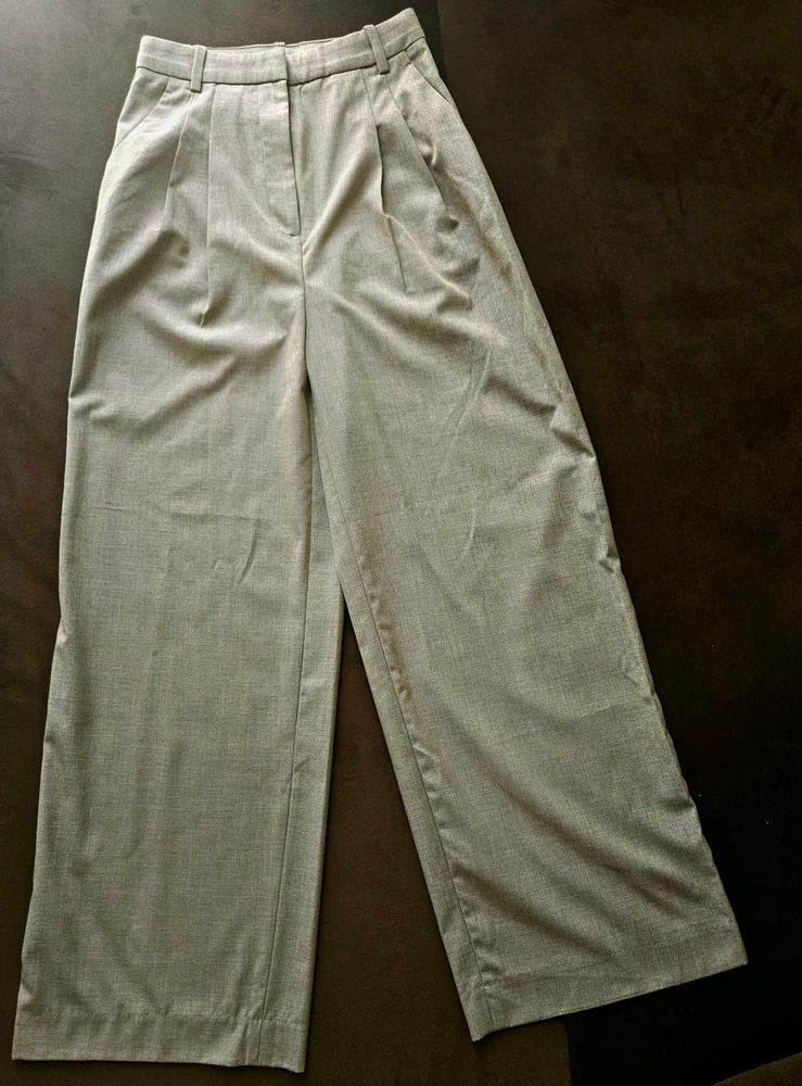 H&amp;M Wide Legged Formal Trousers