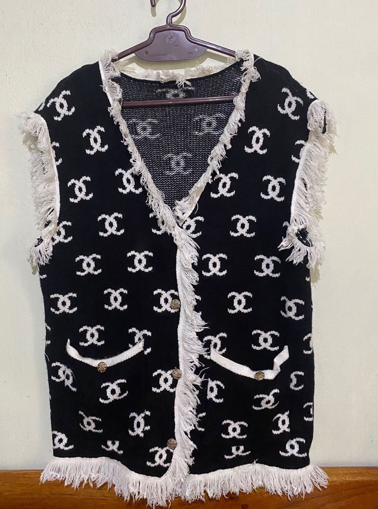 Elegant Knitted Vest