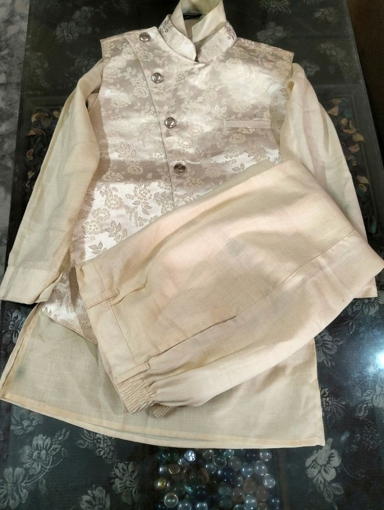 Ethnic Kurta Pajama Set