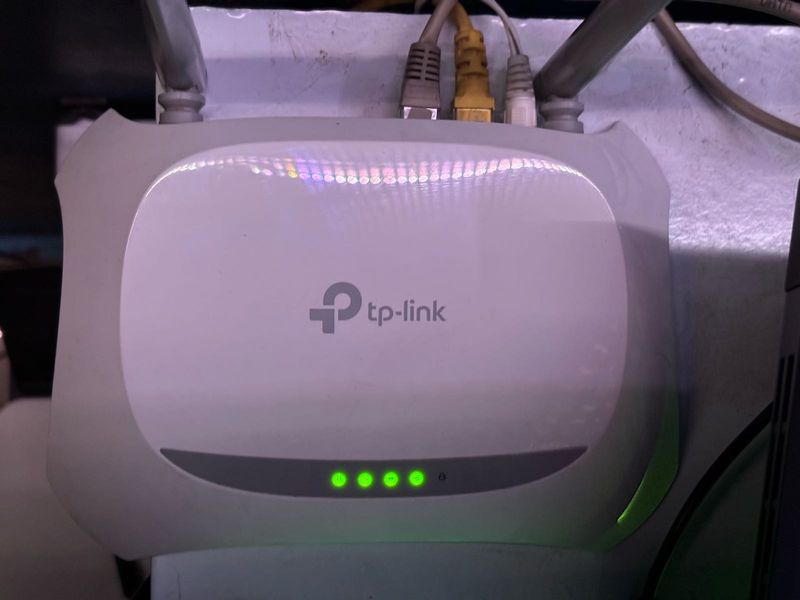 tp-link 2.4Ghz 300Mbps Wi-Fi Router Dual Antennas