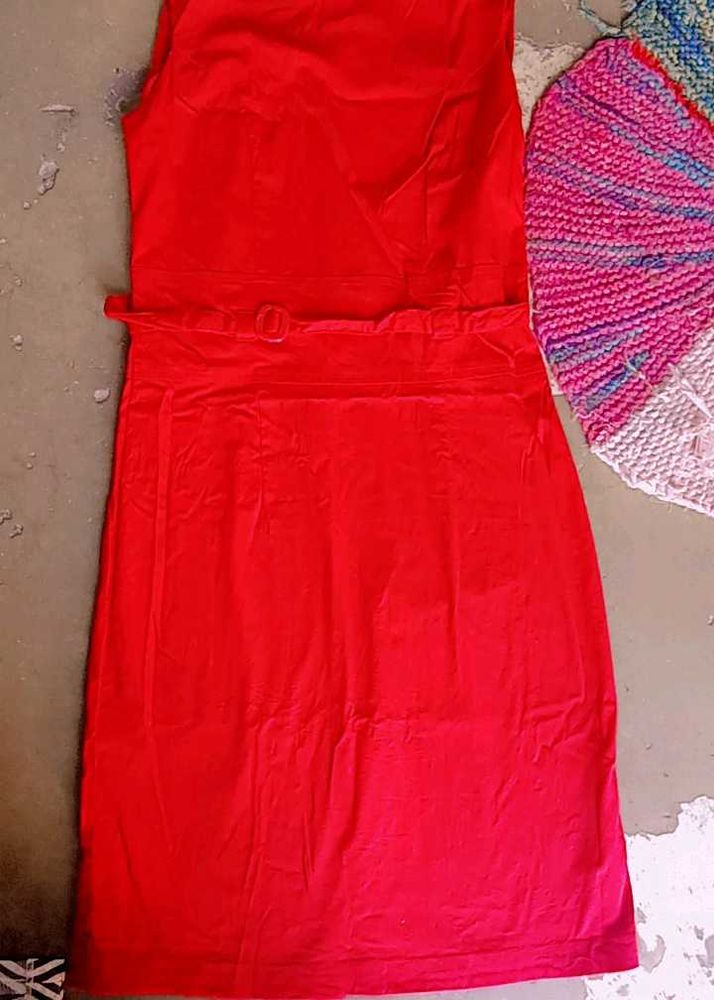 Red Sleeveless Dress with Belt