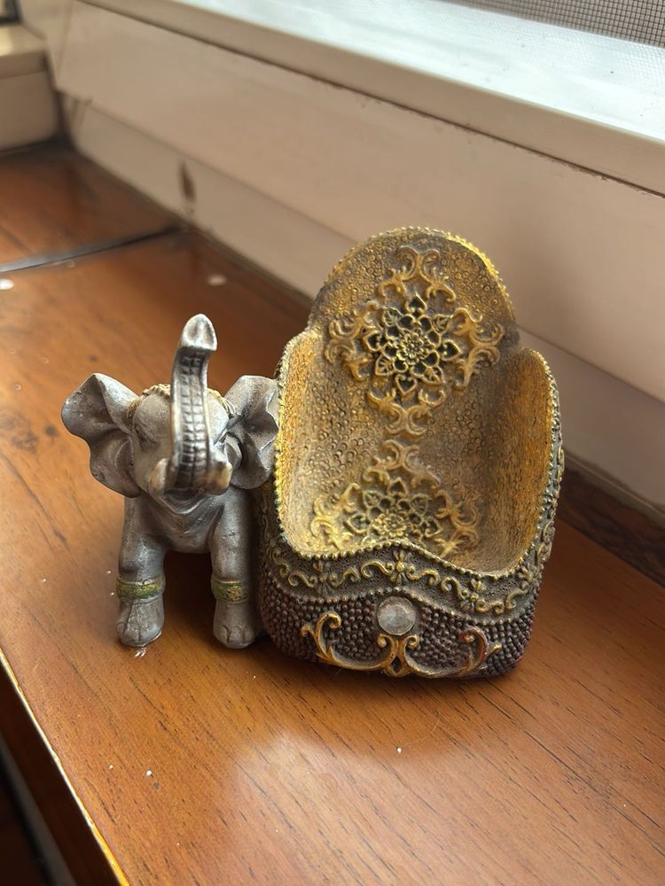 Elephant Showpiece