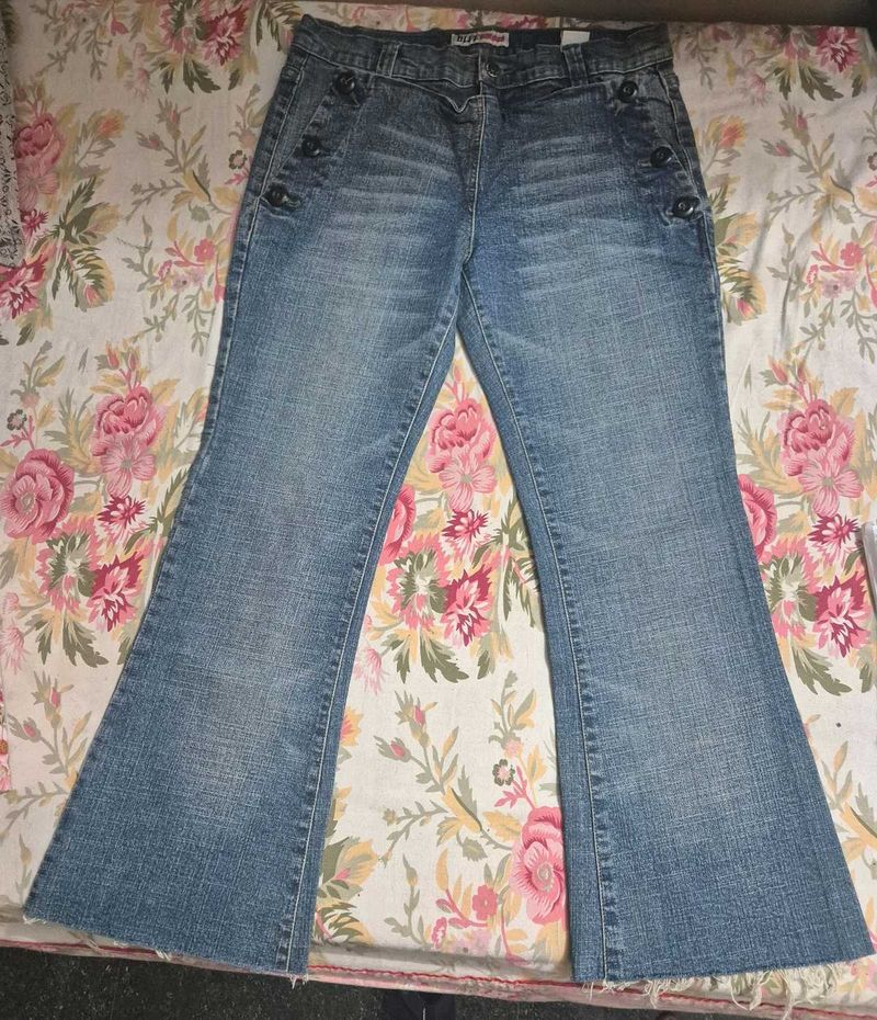 Stylish Bootcut Jeans💙