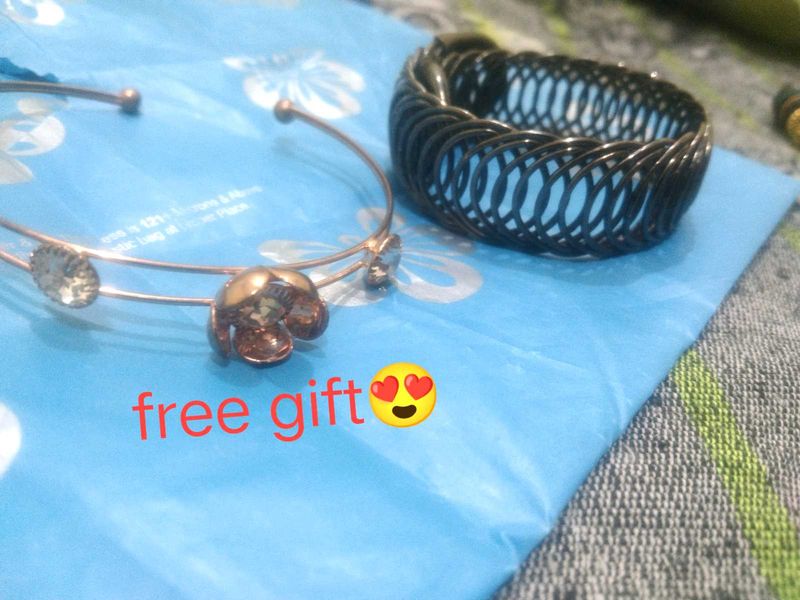 Adjustable Braceletes