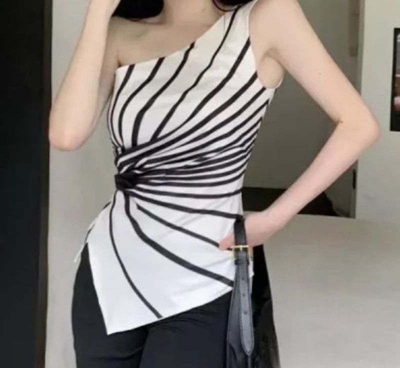 NEWME white top, small