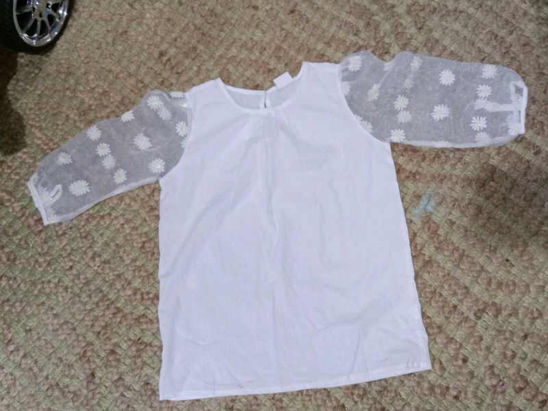 Cute White Flower Sleeve Top