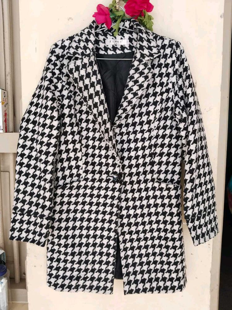 Houndstooth Patterned Coat10/10