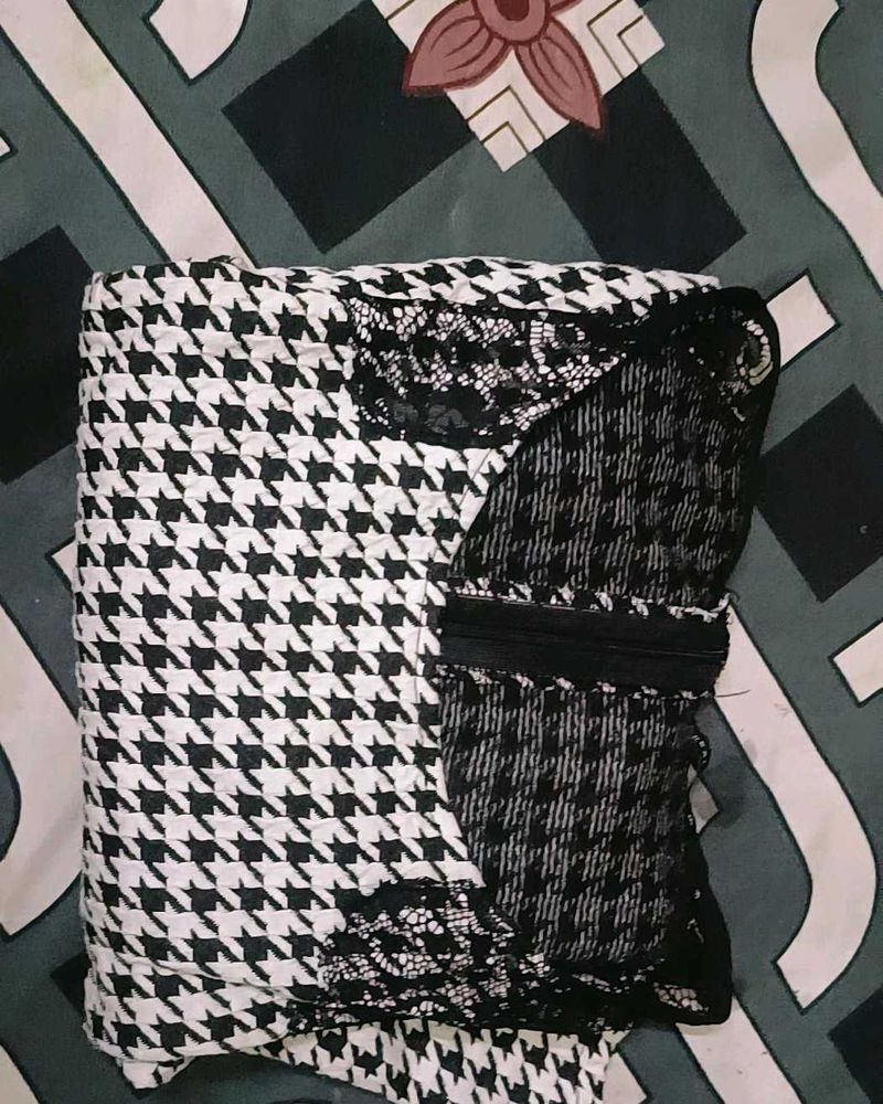 Chic Houndstooth Dress