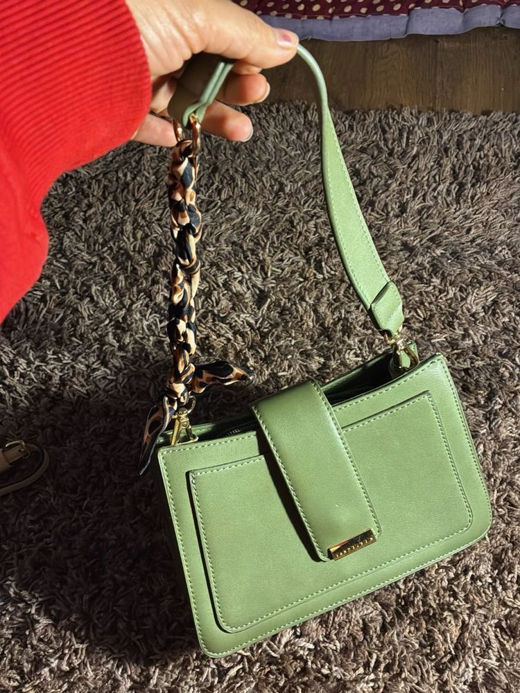 Chic Green Crossbody Bag